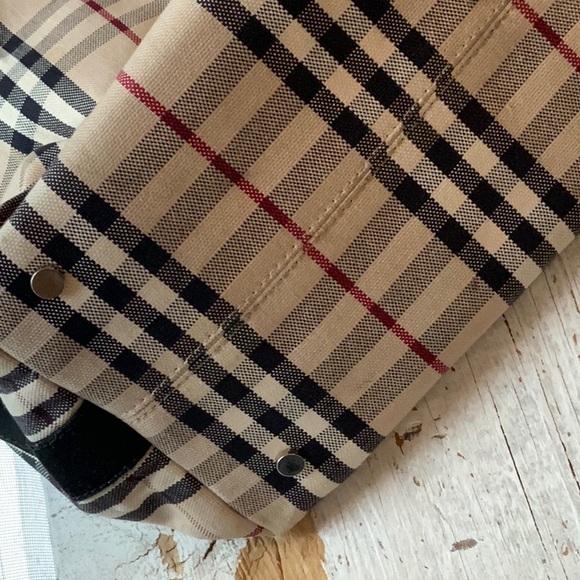 Authentic Burberry Canvas Tote Bag - Picture 13 of 16
